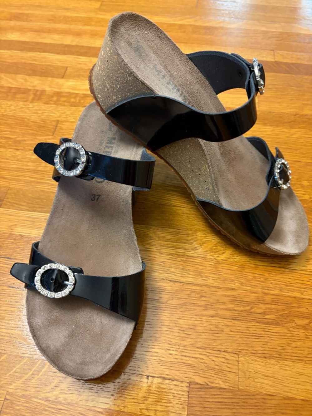 Mephisto 37 (7-7.5) EUC Black Patent Slide Platform Sandals w Rhinestone Buckles